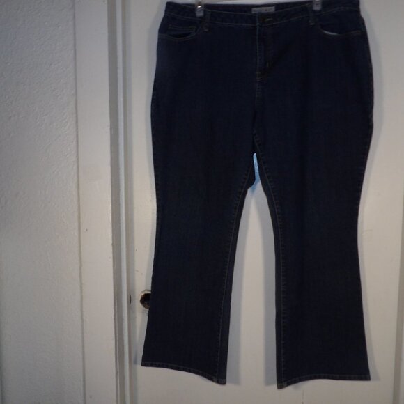 Fashion Bug High Rise Boot Cut Mom Jeans Sz 24 ( Plus) - Picture 1 of 6